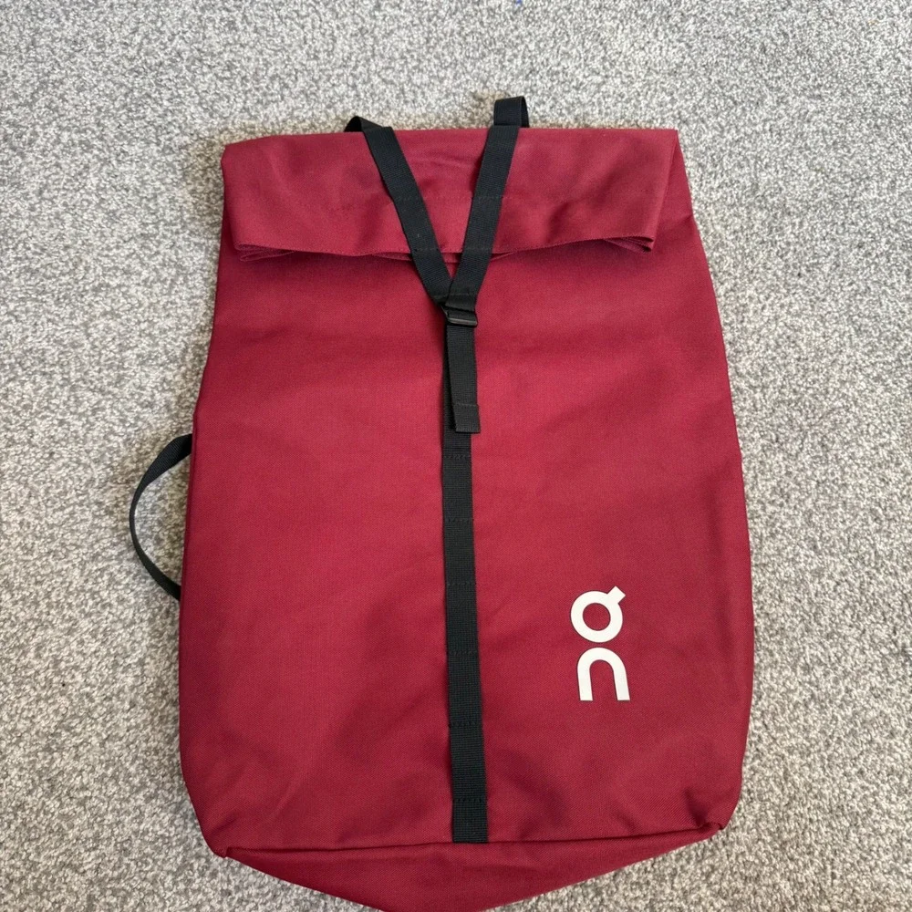 On Running‎ ambassador Roll Top Backpack Burgundy adjustable strap